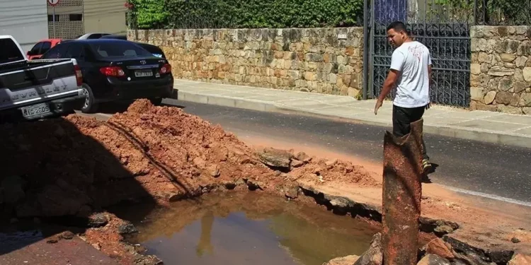Centro, Aeroporto e Vermelha lideram ranking de problemas após intervenções da Águas de Teresina