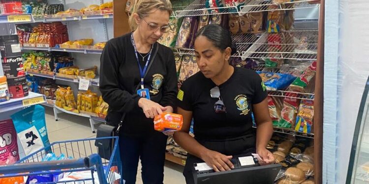 Imepi fiscaliza itens vendidos para o Dia das Mães e orienta consumidores