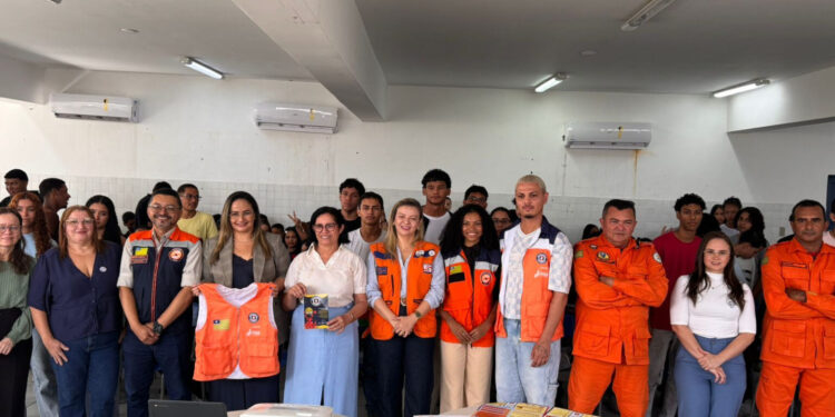 Defesa Civil nas Escolas fortalece cultura de prevenção no Ceti Lourival Parente