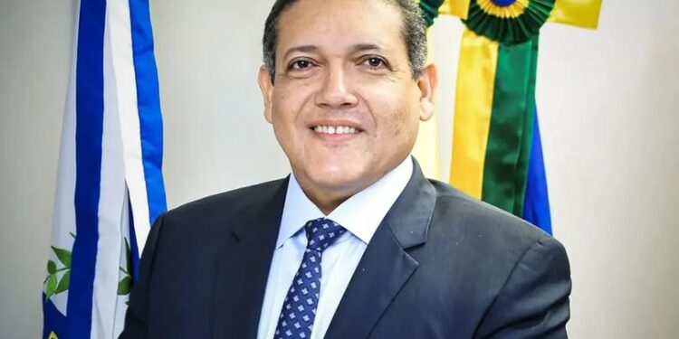 Piauiense Kassio Nunes Marques toma posse da presidência do TSE hoje (12)