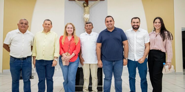 Georgiano Neto prestigia os festejos de Nossa Senhora de Fátima em Dirceu Arcoverde
