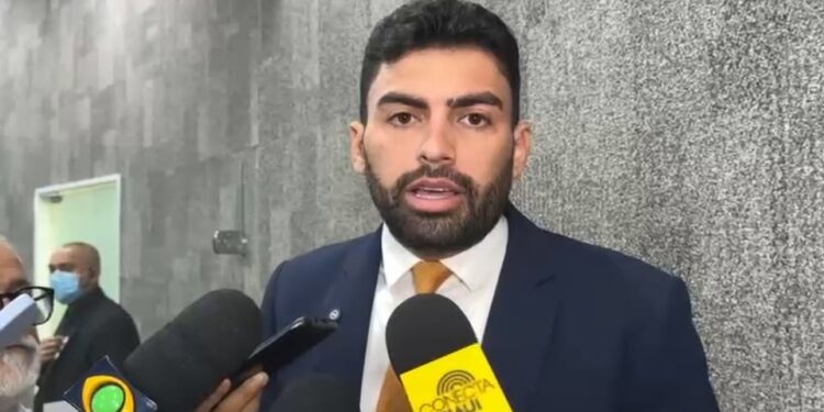 Vereador Draga Alana faz criticas a gestão da Prefeitura de Teresina, “a cidade vive suja”