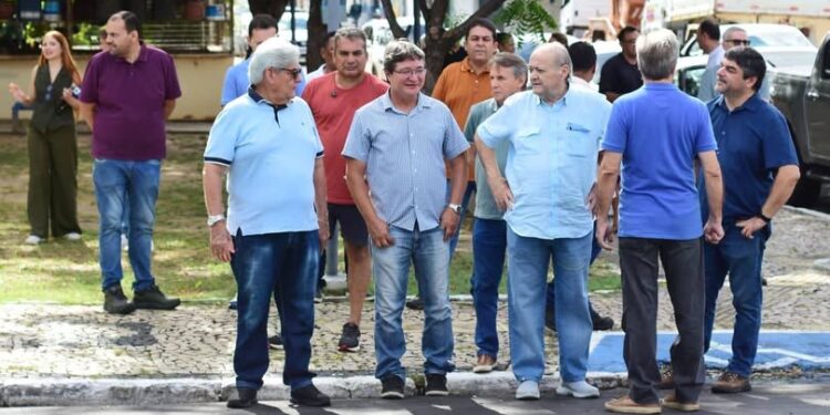 Prefeito de Teresina Silvio Mendes realiza visitas técnicas em obras