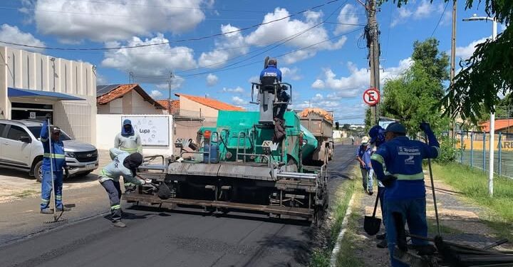 Prefeitura de Teresina avança com obras na Rua Azar Chaib e inicia ações na região Centro-Sul