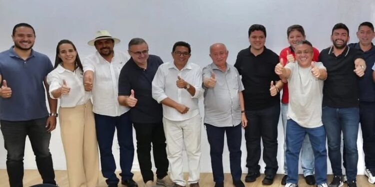 Júlio César reúne vereadores em Teresina e amplia articulações