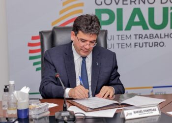 Governador assina ordem de serviço para execução da etapa final da Vila Olímpica de Parnaíba