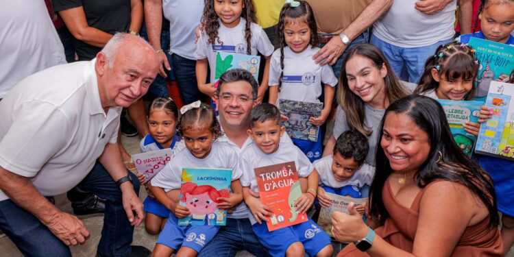 Governador entrega kit creche em Boqueirão, referência de alfabetização na idade certa, e reafirma duplicação da ponte