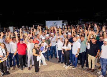 Governador entrega mais de mil registros em Novo Santo Antônio, que passa a ter 100% de imóveis urbanos regularizados