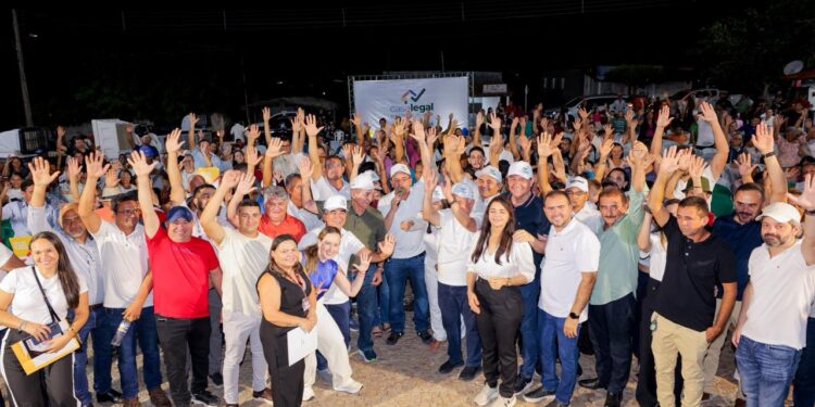 Governador entrega mais de mil registros em Novo Santo Antônio, que passa a ter 100% de imóveis urbanos regularizados