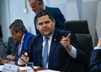 Davi Alcolumbre promulga ‘Lei da Dosimetria’ após derrubada de veto de Lula