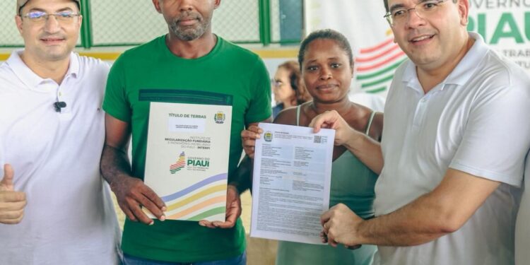 Governador entrega certificados de obras do OPA e títulos de terra para comunidade rural de Teresina na segunda (1°)