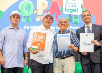 Governador entrega mais de 800 registros de imóveis e seis obras do OPA na zona norte de Teresina nesta quarta (20)