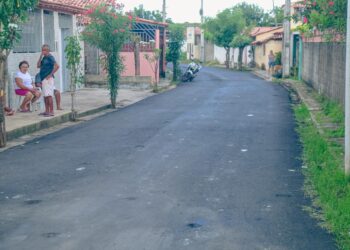 Governo do Estado amplia investimentos em Ilha Grande com asfalto, escolas e apoio ao turismo