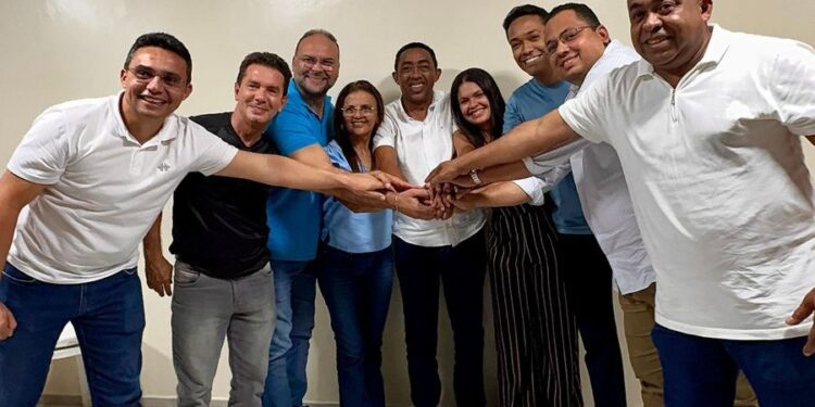 Em pleno crescimento nas pesquisas, Joel Rodrigues se reúne com grupo político em Floriano