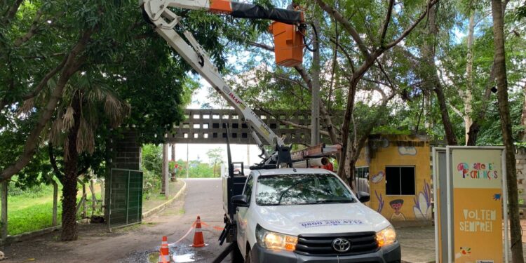 Eturb amplia iluminação pública na zona rural e moderniza estrutura do Parque das Crianças