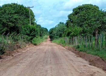 Prefeitura de Teresina realiza melhorias de estradas na Zona Rural