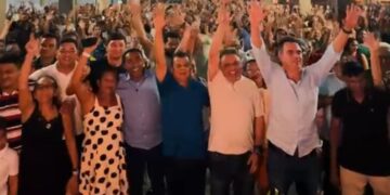 População de Porto recepciona Ciro e Joel com demonstrações de apoio em festa das mães