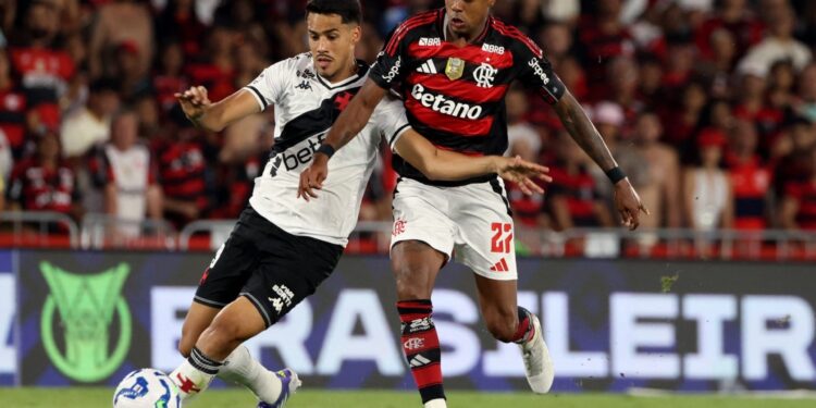 Vasco sai atrás, mas arranca empate com o Flamengo nos acréscimos pelo Brasileiro