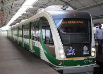 Governo do Piauí oferece metrô gratuito em Teresina e beneficia 8 mil pessoas por dia