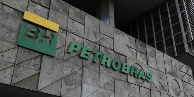 Petrobras implementa desconto no diesel a partir desta segunda-feira (1º)