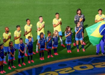 Guia da Copa: NY Times elege o hino do Brasil o mais bonito entre os países do mundial