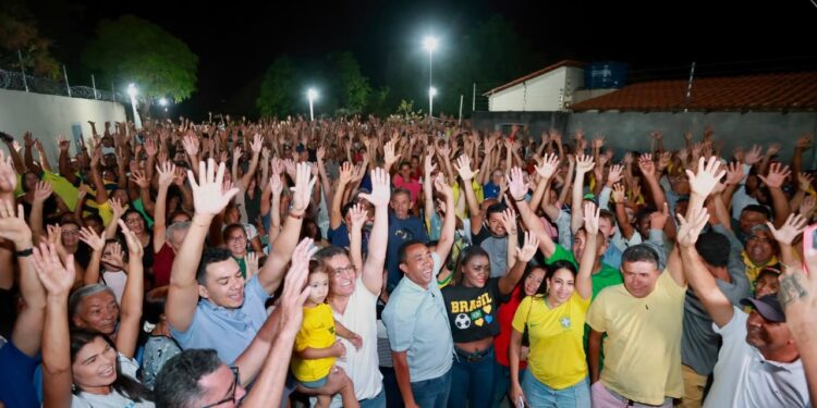 Joel Rodrigues é ovacionado por multidão em sua passagem por Curimatá