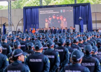 PM do Piauí celebra 191 anos com desfile cívico, 1.700 promoções e entrega de honrarias