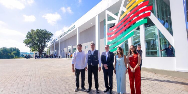 Governador inaugura Central de Diagnóstico para ampliar acesso a exames especializados em Teresina e região