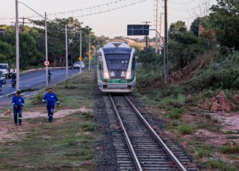 Governador entrega mais uma estação do Metrô de Teresina na zona sudeste e dobra capacidade para até 10 mil usuários