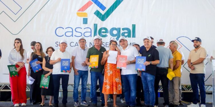 Governador  entrega 86 registros de imóveis em Milton Brandão e destaca avanço da rodovia que ligará o município a Juazeiro do Piauí