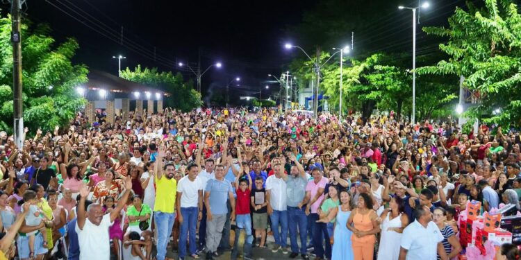 Joel e Ciro reúnem quase 5 mil pessoas em Nossa Senhora dos Remédios: “Essas pessoas cansaram do atual modelo”