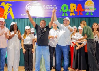 Governador celebra 20 mil registros de imóveis entregues e autoriza R$ 5 milhões em asfalto na zona rural de Teresina