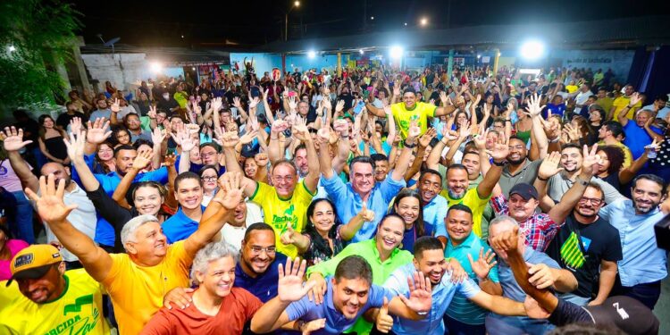 Joel e Ciro reúnem multidão na zona Leste de Teresina após participarem da Marcha para Jesus