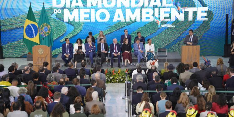 Lula anuncia R$ 60 milhões para revitalização da Caatinga no Brasil e ampliação de parques nacionais do Piauí