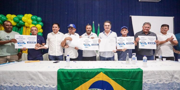 Ciro Nogueira inaugura novo cartão postal de Elesbão Veloso e anuncia mais investimentos