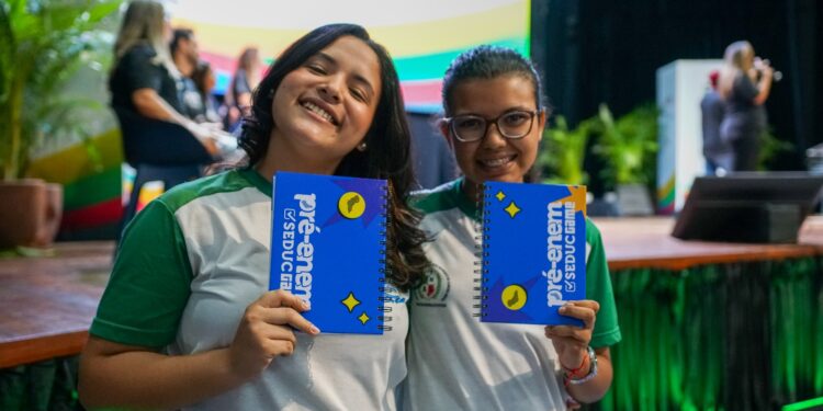 Piauí lidera em desempenho na redação do Enem e coloca escola estadual entre as melhores do país