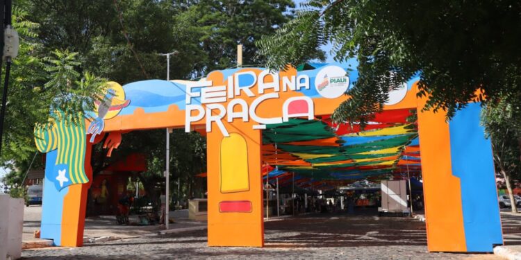 Feira na Praça movimenta a Pedro II com música e economia criativa no domingo (28)