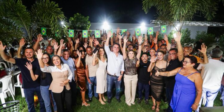 Ciro Nogueira é recebido por diversos grupos políticos em agenda em Agricolândia