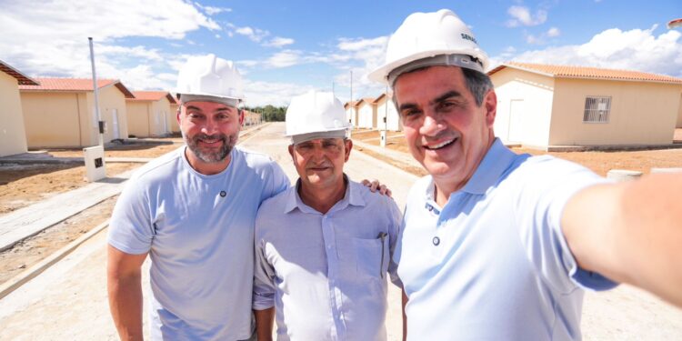 Ciro anuncia entrega de 90 casas em Batalha e novos benefícios para a população