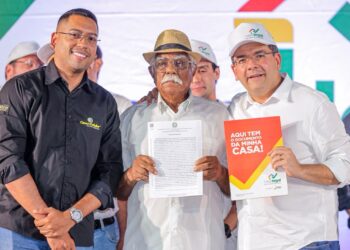 Casa Legal: Governador  entrega mais de 2 mil registros e zona sul avança com mais de 17 mil imóveis regularizados