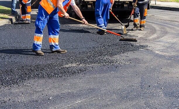 Governo do Estado asfalta ruas e amplia infraestrutura urbana em Santo Antônio de Lisboa