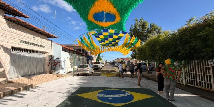 Guia da Copa: Rua no Monte Castelo mantém tradição e ganha decoração especial