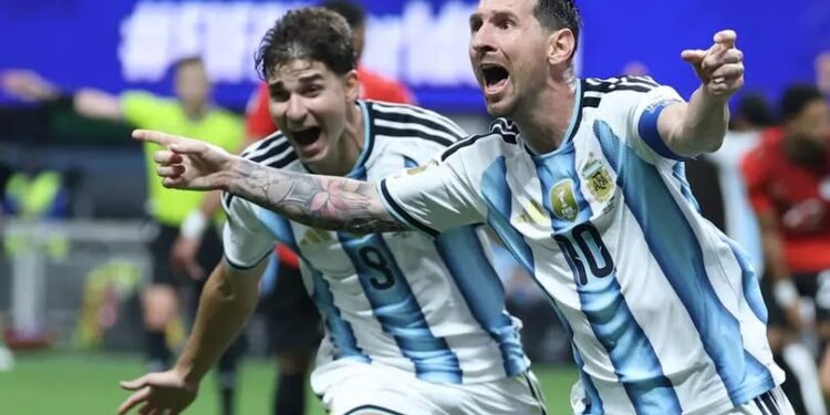 Guia da Copa: O MELHOR JOGO! Messi decide, e Argentina faz 3×2 no Egito de virada