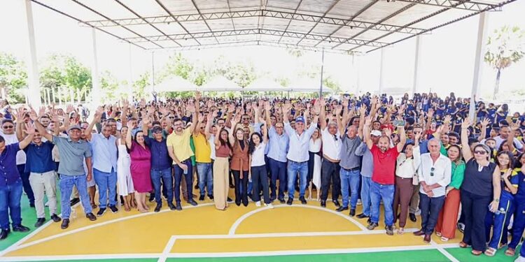 Ciro Nogueira intensifica agenda, viaja de Norte a Sul do Piauí, e entrega obras e benefícios