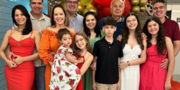 SOCIEDADE: Comemoração em família para os 80 anos de Luciano Nunes