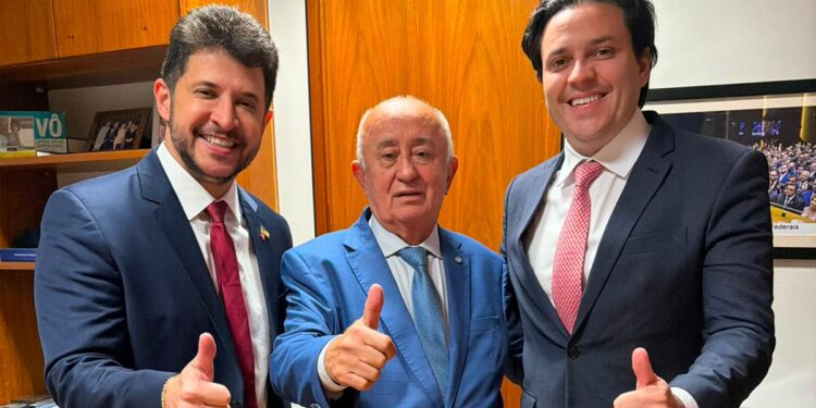 Prefeitos defendem pautas municipalistas em reunião de líderes na Câmara em Brasília