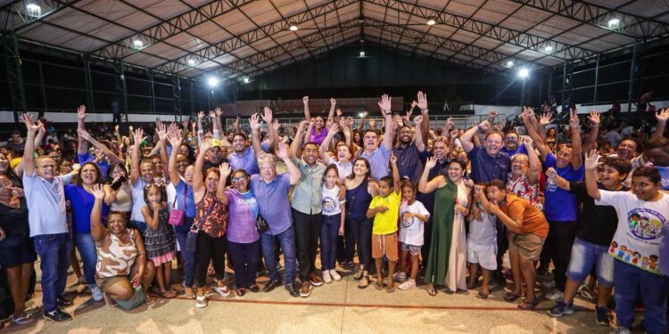 Joel, Jeová e Ciro participam de reunião com multidão: “Chegou a hora de mudar”