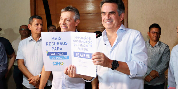 Ao lado do prefeito Marcelo Costa, Ciro Nogueira anuncia novas obras para Valença